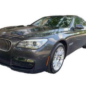 รถยนต์ปี 2014 ซีรีส์ 5 รุ่น 750Li XDrive ระบบขับเคลื่อนสี่ล้อ AWD เครื่องยนต์ 4 ลิตร 4 ประตู แบบซีดาน รุ่นที่สาม กล้องมองหลัง ซันรูฟ ไฟหน้า LED เบาะหนังสีเข้ม พวงมาลัยซ้าย ระบบสัมผัส 8 จุด - Product Image 1
