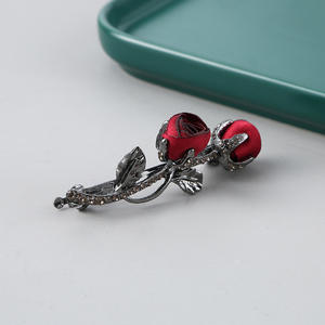 กิ๊บติดผมรูปดอกกุหลาบคริสตัลดีไซน์ใหม่ล่าสุด ประดับด้วยโลหะผสมเคลือบสีสันสดใส เหมาะสำหรับผู้หญิง ใช้เป็นของขวัญในงานเลี้ยงอาหารค่ำ - Product Image 6