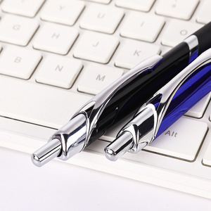 Nuevo Bolígrafo Triangular de Alta Calidad en Oferta, con Logotipo Personalizado y Empuñadura de Goma - Product Image 3