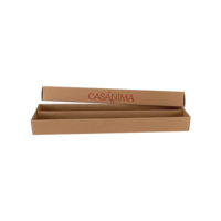 Boîte en papier kraft pliable avec finition mate, matériaux recyclés durables, logo en relief, personnalisable, polyvalente, recyclable