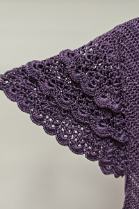 Suéter de ganchillo Morado para hombre Cuello en V Logotipo frontal informal - Product Image 2