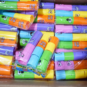 Mini arc-en-ciel cercle coloré élastique rue décrochage prix jouet pour enfants drôle <span class=keywords><strong>Expression</strong></span> matière plastique approvisionnement transfrontalier - Product Image 2