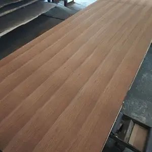 Venta al por mayor de China Fábrica de 3mm de madera de roble ahumado Chapa de madera contrachapada para la construcción