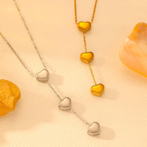 Collier chaîne clavicule en acier plaqué or 18K titane Cœur multiple en acier inoxydable étanche Tendance pour les fêtes Valenties - Product Image 3