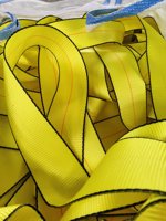 Venta al por mayor de fábrica: Rollo de cincha de poliéster de 35mm, 50mm, 100mm, 5000kg, 10T de alta resistencia para la producción de correas de amarre con trinquete