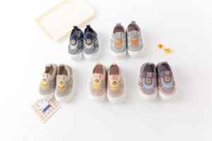 幼児用ファーストウォーキングシューズ、滑り止めTPEソール、滑り止め安全設計、実用的な日常使いに最適なユニセックスキッズシューズ - Product Image 2