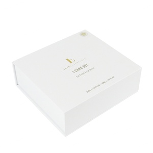 Nouvelle conception de boîtes cadeaux magnétiques en papier rigide blanc avec estampage à chaud en or recyclé de luxe - Product Image 2