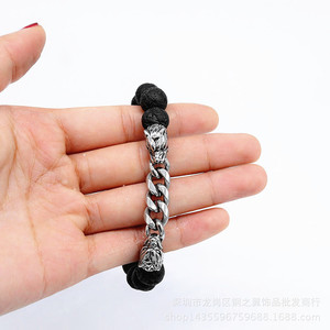 Yunnique – Bracelet en pierre volcanique perlée pour hommes, tête de loup, chaîne en acier inoxydable de 10mm, bijoux cadeau - Product Image 4