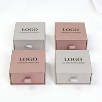 Boîte à bijoux portable avec tiroir coulissant et logo personnalisé, emballage en carton rigide de qualité supérieure pour collier, boucles d'oreilles et cadeaux de luxe