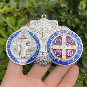 Regalos de Medalla de San <span class=keywords><strong>Benito</strong></span> para Católicos Amuleto de Protección Llave de San <span class=keywords><strong>Benito</strong></span> 8.8*6.1cm Dijes Grandes de San <span class=keywords><strong>Benito</strong></span> - Product Image 2