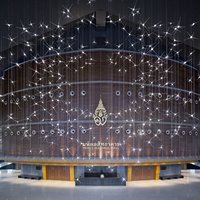 Lustre en verre personnalisé de luxe au design moderne et réglable pour hall d'hôtel et centre commercial