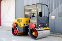 Matériel de construction : Mini-compacteur routier diesel ou essence de 2, 3, 4 ou 5 tonnes, rouleau compresseur autoporté pour asphalte avec pneus en caoutchouc