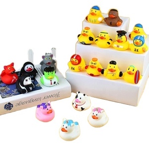 Juguete de Pato Amarillo Creativo con Certificación CE EN71, Juguete de Baño para Bebés que Chilla al Apretarlo, Flota en el Agua - Product Image 1