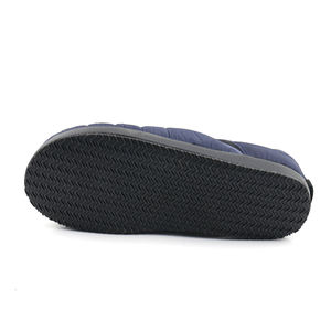 Mules en nylon matelassées noires pour homme, pantoufles d'hiver pour le camping, pantoufles en duvet - Product Image 6