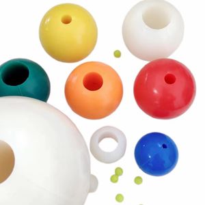 Bolas de goma de silicona huecas de alta elasticidad de grado Industrial con orificio pasante personalizado con servicio de corte reutilizable y no tóxico - Product Image 5