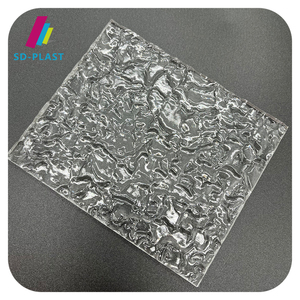 Lámina Decorativa Acrílica Extruida de Alta Calidad, 4x8 pies, Transparente con Rayas en Relieve, 2mm de Grosor - Product Image 2