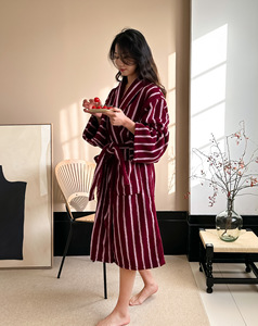 <span class=keywords><strong>Accappatoio</strong></span> di lusso di coppia in stile <span class=keywords><strong>Jacquard</strong></span> in tessuto di cotone 100% in spugna di colore rosso e rosa - Product Image 2