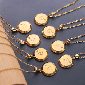 Collar con Letra del Alfabeto Personalizado al por Mayor, Incrustaciones de Circonita Cúbica, Colgante de Oro de 18K, Collar de Acero Inoxidable con 26 Letras - Product Image 2
