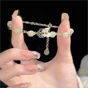 Pulsera de Flores Rosa Cerezo, Estilo Floral Lujoso, Chic y Fresco, Similar a la de Redbook. - Product Image 5