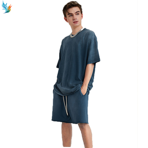 Conjunto de Camiseta y Pantalones Cortos Negros Vintage <span class=keywords><strong>para</strong></span> <span class=keywords><strong>Hombre</strong></span>, Estilo Streetwear Oversize <span class=keywords><strong>con</strong></span> Acabado Desgastado - Product Image 2