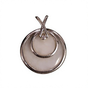 Colgante de Ópalo Rosa de Plata 925 con Diseño Temático Lindo para Uso Diario - Product Image 1