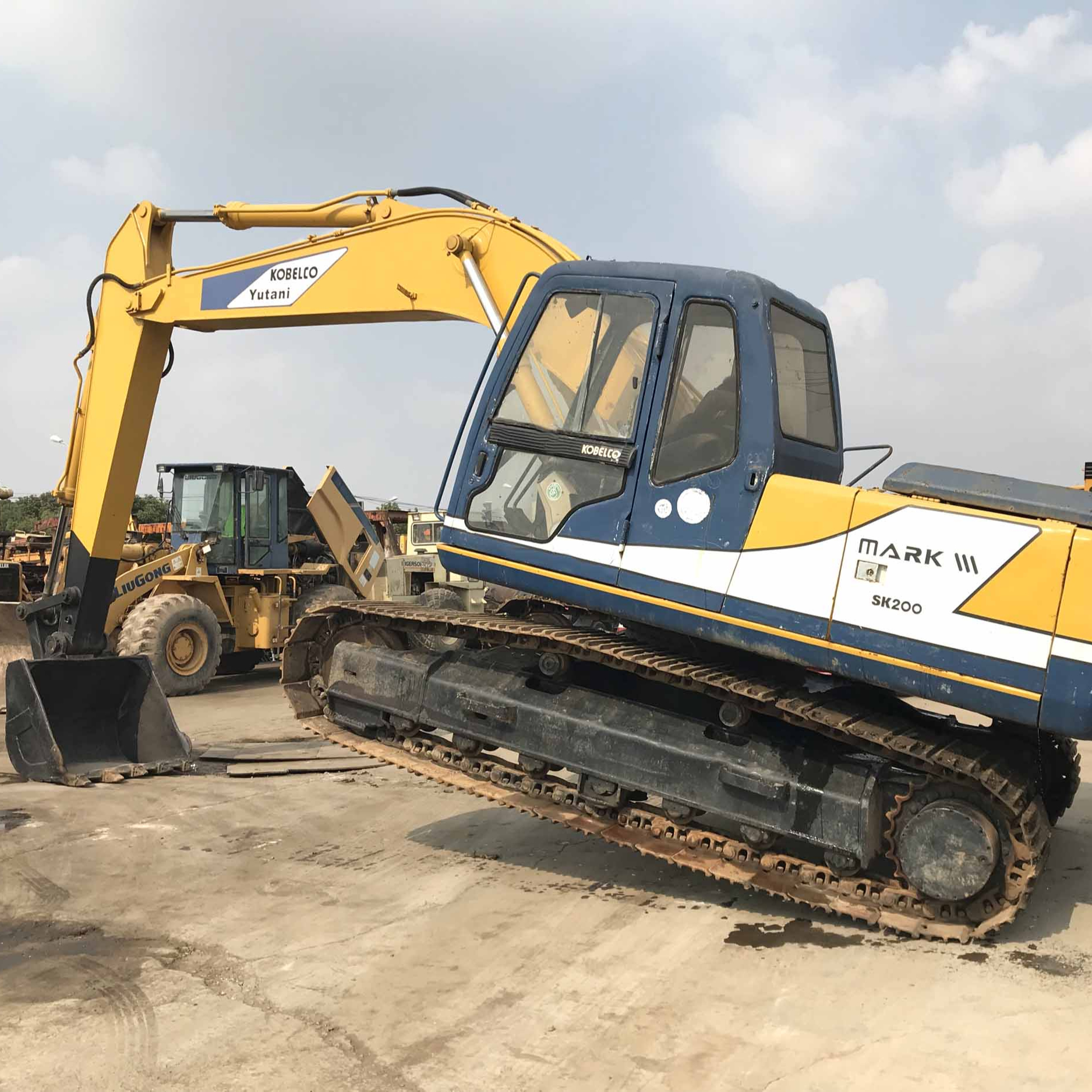 Japan Kobelco SK200 3 Excavator - Durable & Efficient
