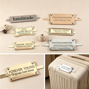 Etiquetas de Metal Clásicas para Bolsos con Letras Grabadas, Ecológicas, en Colores Dorado/Plateado, Accesorios Hechos a Mano para Bolsos y Gorras - Product Image 2