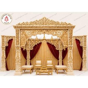 Décoration de scène de mariage en fibre de verre sur mesure, scène de réception de mariage indienne de luxe avec piliers décoratifs et fond royal - Product Image 1