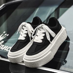 รองเท้าผ้าใบผู้ชายแบบสวมใส่สบายสำหรับฤดูร้อนปี 2026 พื้นผ้าใบหนาขึ้นและระบายอากาศได้ดีขึ้น พร้อมวัสดุที่นุ่มเพื่อเพิ่มความสูงของเท้า - Product Image 4