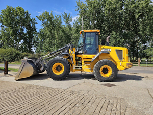 Chargeuse sur pneus JCB 426 à faible nombre d'heures de fonctionnement, marque d'origine, stock disponible, prête à l'exportation - Product Image 2