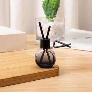 <span class=keywords><strong>2025</strong></span> New Arrival Rỗng Xe Nước hoa chai với clip, treo làm mát không khí xe mặt dây chuyền, Quà tặng khuyến mãi nước hoa chai thủy tinh - Product Image 4