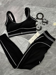 Vente en gros - Nouvel ensemble de vêtements de yoga pour femmes, tenue de fitness ajustée, marque célèbre, pantalon de yoga sans manches, ensemble 2 pièces pour femmes - Product Image 3