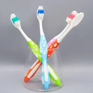 Toothbrush Manufactory OEM/ODM Adult Toothbrush Two-color Bristle Teeth Whitening Kit