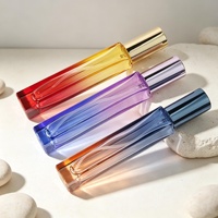 Flacon vaporisateur de voyage 10 ml haut de gamme à dégradé de couleurs avec pompe atomiseur, en verre carré, pour sérum liquide roll-on et soins de la peau