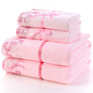 Vente en gros Chine <span class=keywords><strong>Serviette</strong></span> cadeau en dentelle Ensembles 4 pièces <span class=keywords><strong>Serviette</strong></span> <span class=keywords><strong>de</strong></span> <span class=keywords><strong>bain</strong></span> pour le visage Ensembles <span class=keywords><strong>de</strong></span> serviettes en microfibre pour mariage - Product Image 1