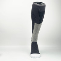 Chaussettes de compression sportives grises personnalisées pour hommes et femmes, confortables, respirantes, compression graduée, athlétiques, OEM