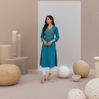 Robe de soirée ethnique indienne/pakistanaise moderne pour femme JQ, brodée, col en V, manches fendues, coupe ample, avec protection solaire