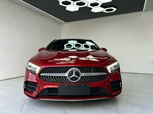 Offerta Speciale: Mercedes-Benz Classe A A200L Usata del 2019 in Buone Condizioni, Motore Turbo 1.3T, Trazione Anteriore, Cambio a 7 Velocità, Cerchi R17 - Product Image 1