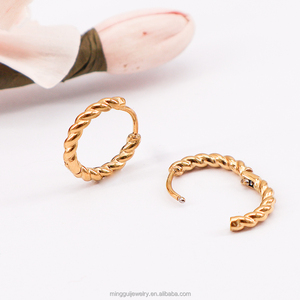 Pendientes de Clip Franceses Retro con Diseño Trenzado Diseño Inusual y Único. Pendientes de Acero Inoxidable para Uso Diario - Product Image 3