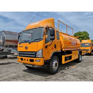 รถบรรทุกน้ำมัน HOWO 4X2 2200 ลิตร สำหรับขนส่งน้ำมันหลายประเภท ปรับแต่งได้ตามมาตรฐานไอเสียและระบบพวงมาลัย ผลิตในประเทศจีน ได้รับการรับรองมาตรฐาน ISO และ CCC - Product Image 3
