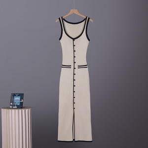 Abito Chic Stile Europeo e Americano 2026 <span class=keywords><strong>con</strong></span> Spalline Sottili, Sexy e Attillato, Design <span class=keywords><strong>con</strong></span> Bottoni e <span class=keywords><strong>Spacco</strong></span>, <span class=keywords><strong>Vestito</strong></span> Aderente sui Fianchi - Product Image 4