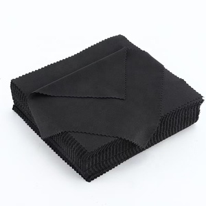 Chiffon de nettoyage pour <span class=keywords><strong>lunettes</strong></span> en <span class=keywords><strong>microfibre</strong></span> personnalisé en gros produit d'entretien pour lentilles de <span class=keywords><strong>lunettes</strong></span> de soleil avec logo imprimé personnalisé - Product Image 4