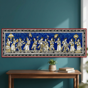 Artisanat traditionnel indien Pattachitra, représentant le Seigneur Krishna en procession royale, de forme rectangulaire, d'origine Orissa, pour la décoration murale intérieure du salon. - Product Image 4