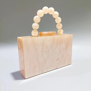 กระเป๋าคลัทช์สำหรับงานกลางคืนผู้หญิง ดีไซน์หรูหรา ทำจากโพลีเอสเตอร์ ลายเรขาคณิต ประดับด้วยอะคริลิคและลูกปัดมุก  ตกแต่งด้วยโซ่เก๋ไก๋ เหมาะสำหรับงานปาร์ตี้ - Product Image 4