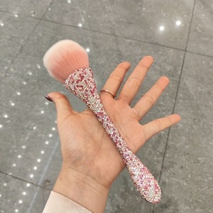Brosse de nettoyage de poussière pour ongles à long manche en plastique, outil cosmétique de manucure pour usage professionnel en salon de manucure - Product Image 1