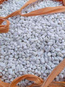 Boa Qualidade Natural Cobble e Rio Stone <span class=keywords><strong>Pure</strong></span> White Loose Seixos em 20kg PE Bag para uso ao ar livre