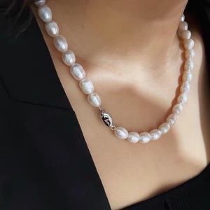 Collar de Perlas de Agua Dulce Estilo Retro Francés, Cierre de Corazón, Cadena para Clavícula Personalizada, Diseño de Nicho Pequeño - Product Image 2