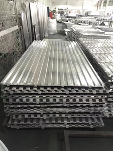 Panel de Pared Moderno de Aluminio Corrugado con Diseño de Madera en 3D para Interiores y Exteriores - Product Image 2