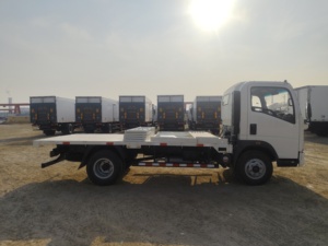 Low Price HOWO <strong>6</strong> Wheels <strong>Small</strong> <strong>Truck</strong> Price 5 <strong>Ton</strong> Chinese 4x2 Mini <strong>Trucks</strong> - Product Image 5