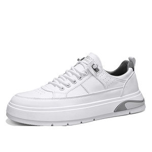 Chaussures décontractées en cuir pour hommes, style marche, plateforme, design tendance avec fonction antidérapante - Product Image 3